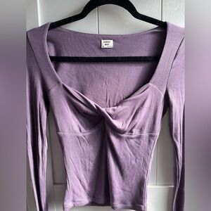 Aritzia Sunday best light sweater- plum